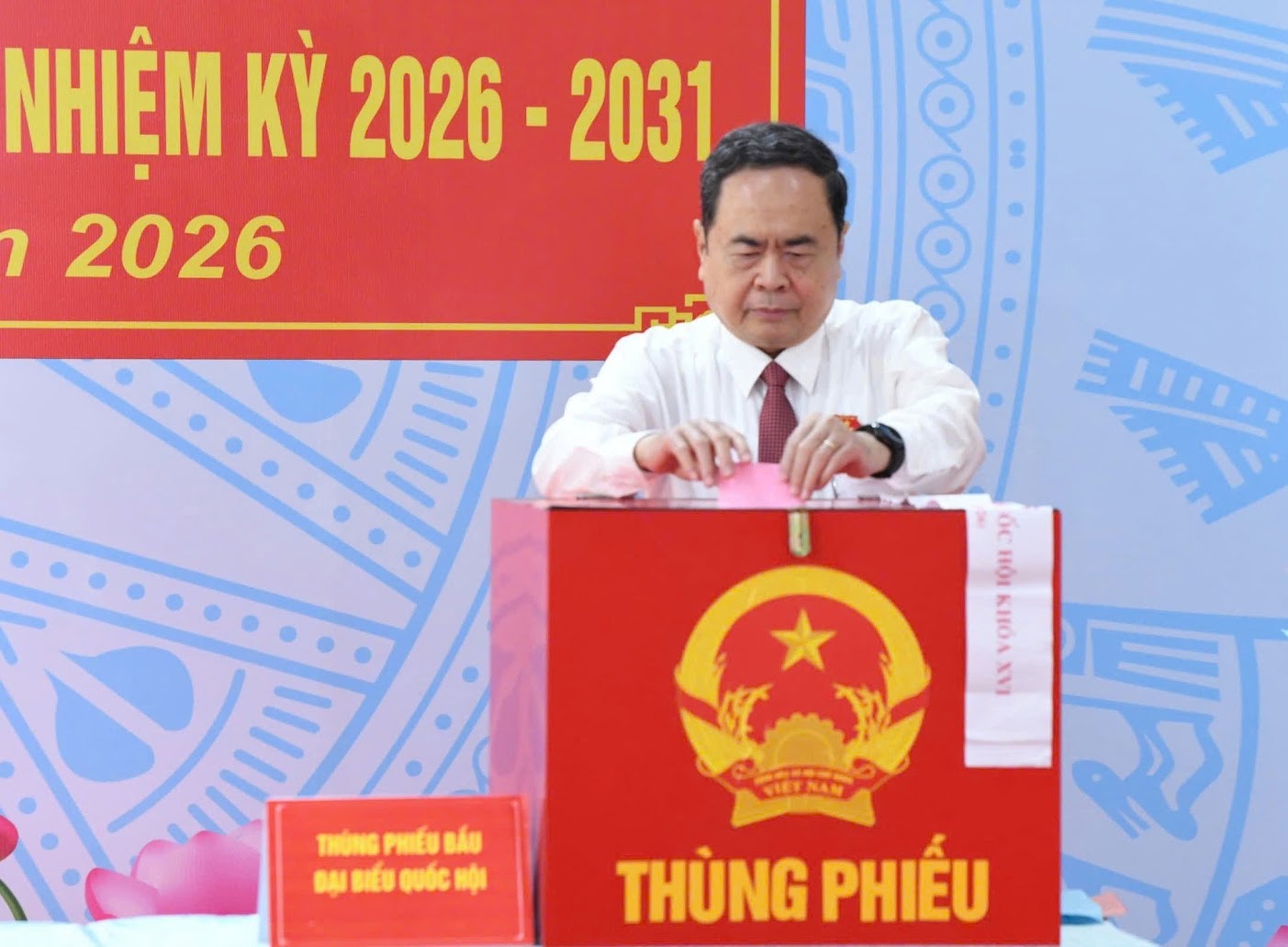 Chùm ảnh: Các đồng chí lãnh đạo Đảng, Nhà nước thực hiện quyền cử tri- Ảnh 9.