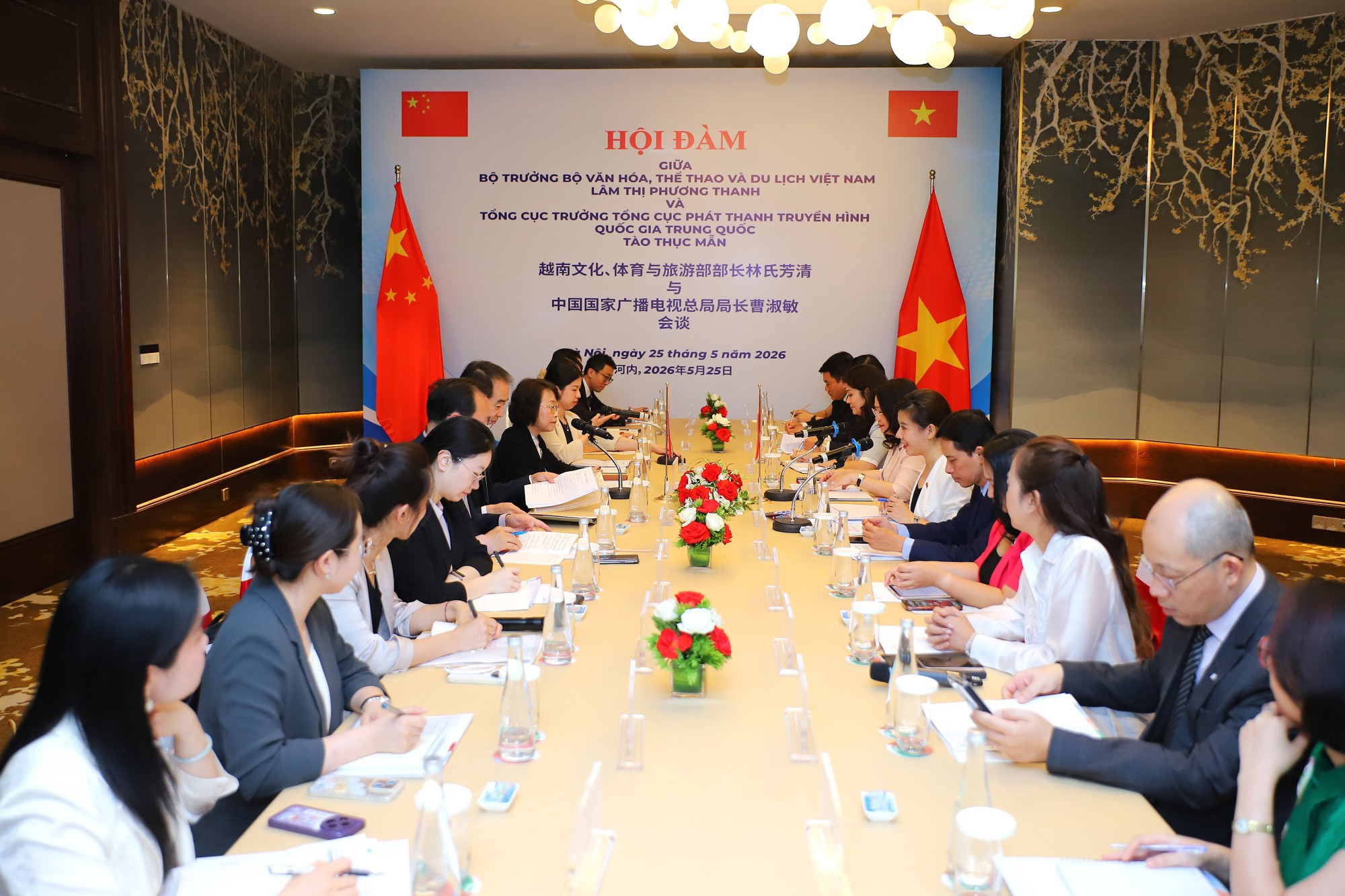 [Ảnh] Hội đàm giữa Bộ trưởng Bộ Văn hóa, Thể thao và 88Clb link 88Clb Lâm Thị Phương Thanh và Tổng cục trưởng Tổng cục Phát thanh truyền hình quốc gia Trung Quốc