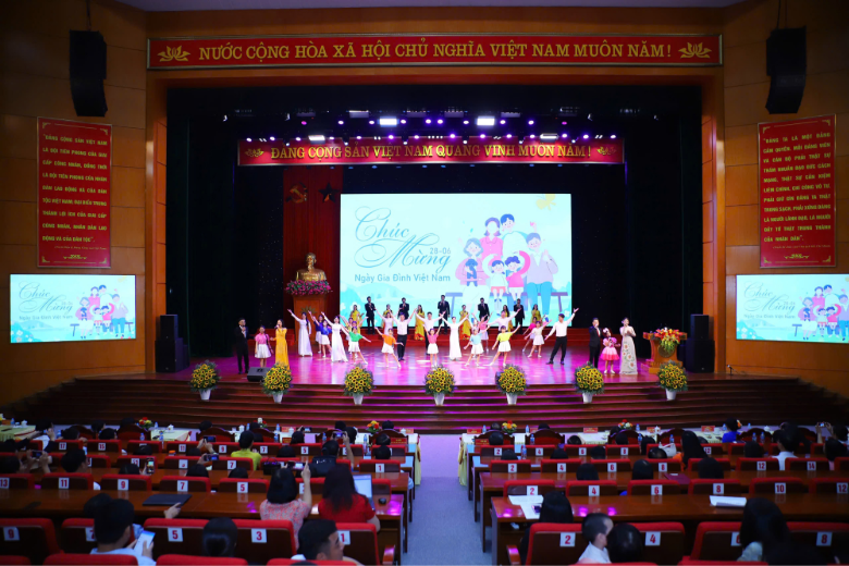 [Ảnh] Lễ kỷ niệm 25 năm Ngày Gia đình Việt Nam