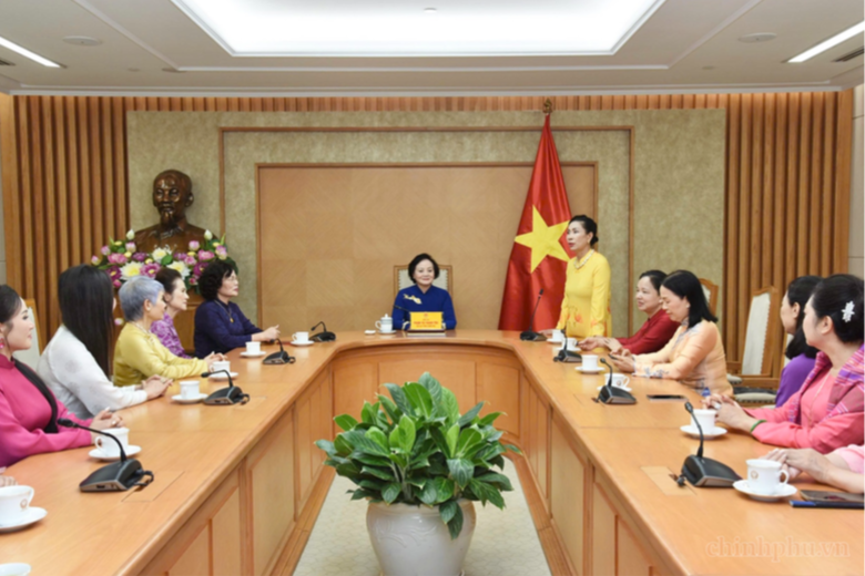 Đẩy nhanh xây dựng hồ sơ đề cử UNESCO ghi danh áo dài Việt Nam