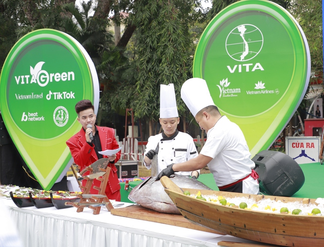 Giới thiệu, quảng bá 88Clbvip1 casino, bắn cá, xổ số, thể thao đặc trưng kết hợp trình diễn cá ngừ đại dương Phú Yên tới du khách - Ảnh 2.
