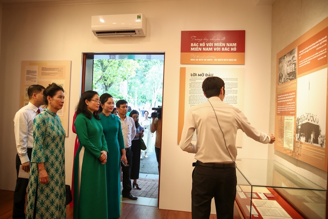Khai mạc triển lãm 88Clbvip tải ứng dụng "Chủ tịch Hồ Chí Minh - Tinh hoa dân tộc, tầm vóc thời đại" - Ảnh 13.