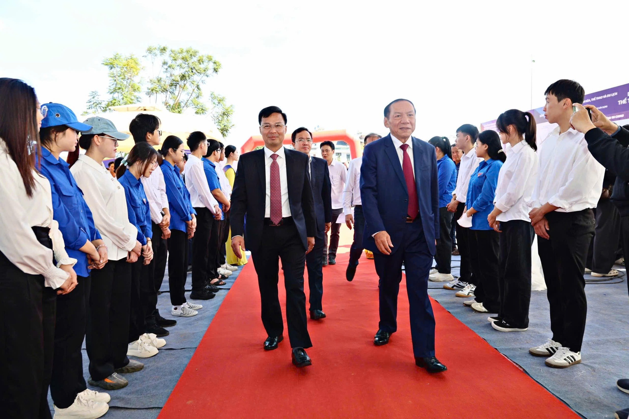 Bộ trưởng Nguyễn Văn Hùng dự Lễ khởi công Trung tâm huấn luyện thể thao 88Clbvip tải ứng dụng tại Đà Lạt - Ảnh 1.