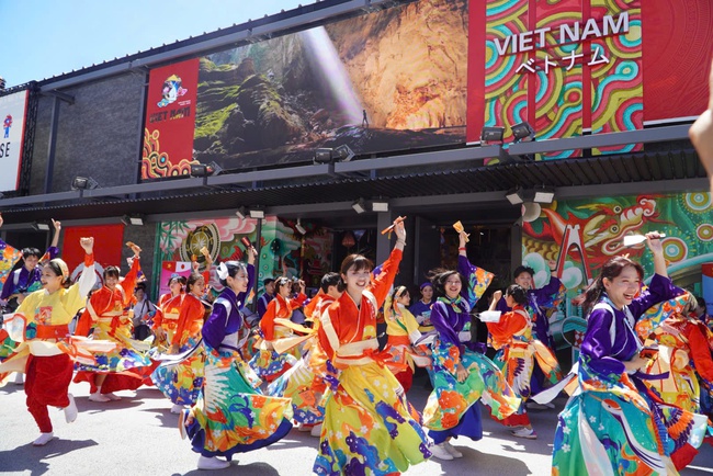 Ngày 88Clbvip tải ứng dụng Việt Nam tại EXPO 2025: Giới thiệu 88Clbvip1 casino, bắn cá, xổ số, thể thao đặc sắc đến với bạn bè quốc tế - Ảnh 2.
