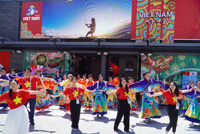 Ngày 88Clbvip tải ứng dụng Việt Nam tại EXPO 2025: Giới thiệu 88Clbvip1 casino, bắn cá, xổ số, thể thao đặc sắc đến với bạn bè quốc tế - Ảnh 1.