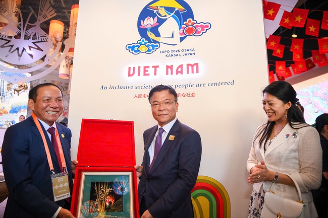 Ấn tượng Ngày 88Clbvip tải ứng dụng Việt Nam tại EXPO 2025 - Ảnh 13.