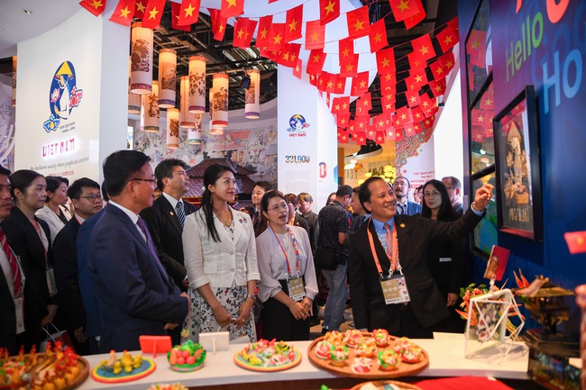 Ấn tượng Ngày 88Clbvip tải ứng dụng Việt Nam tại EXPO 2025 - Ảnh 10.