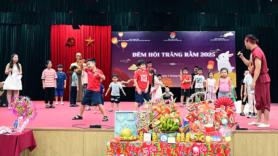Đoàn Thanh niên Cục 88Clb link 88Clb 88Clbvip tải ứng dụng Việt Nam tổ chức Chương trình Đêm hội Trăng rằm 2025 - Ảnh 6.