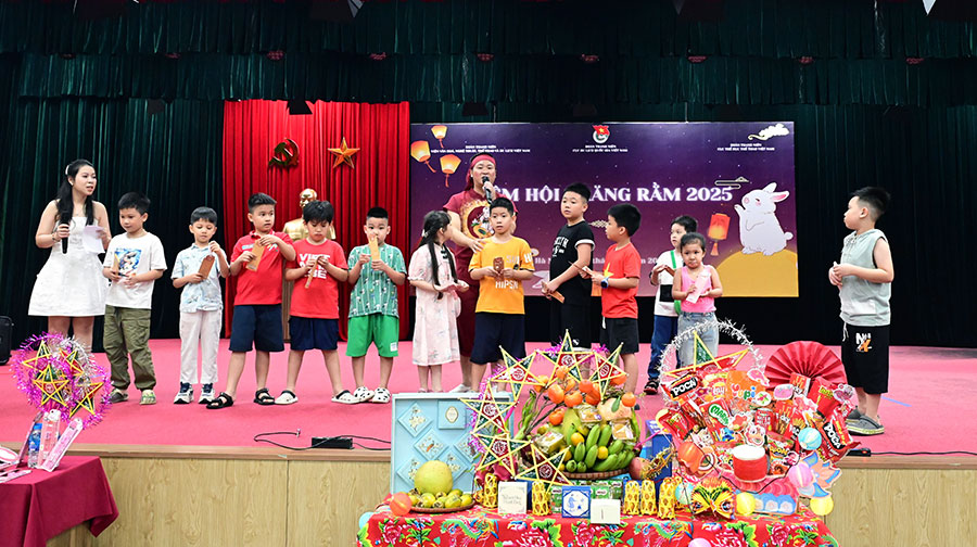 Đoàn Thanh niên Cục 88Clb link 88Clb 88Clbvip tải ứng dụng Việt Nam tổ chức Chương trình Đêm hội Trăng rằm 2025 - Ảnh 7.